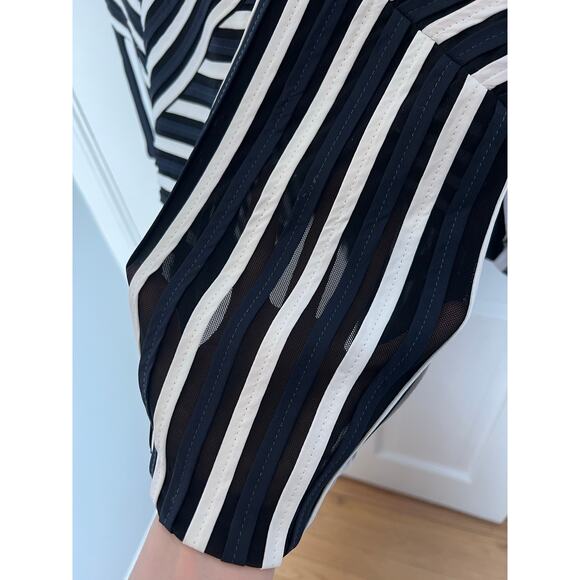 Chico's Traveler s Women's 1 / M Ribbon Stripe Zip Front Jacket Blue White Mesh - Picture 7 of 13